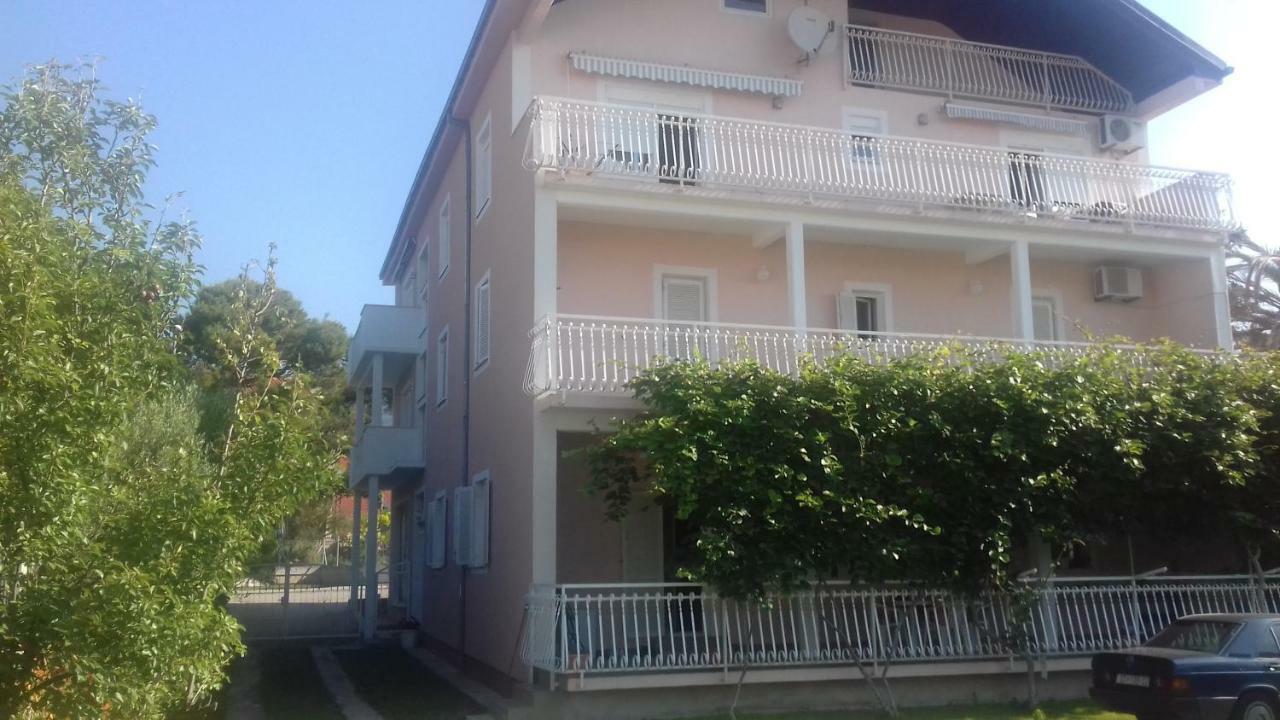 Apartman Jezidzic Kastela Luaran gambar